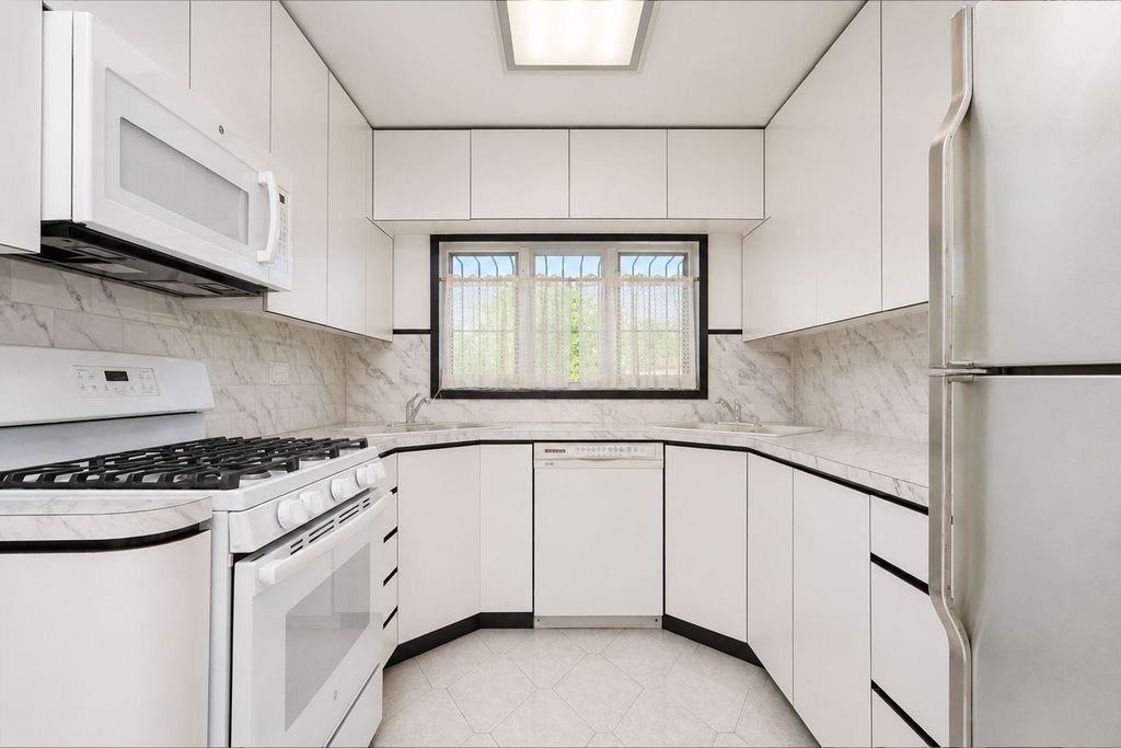 1112 Avenue V Avenue, Brooklyn, New York, 11223 image 8