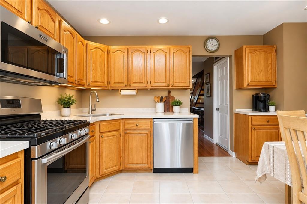 54 Stern Court, Staten  Island, New York, 10308 image 16