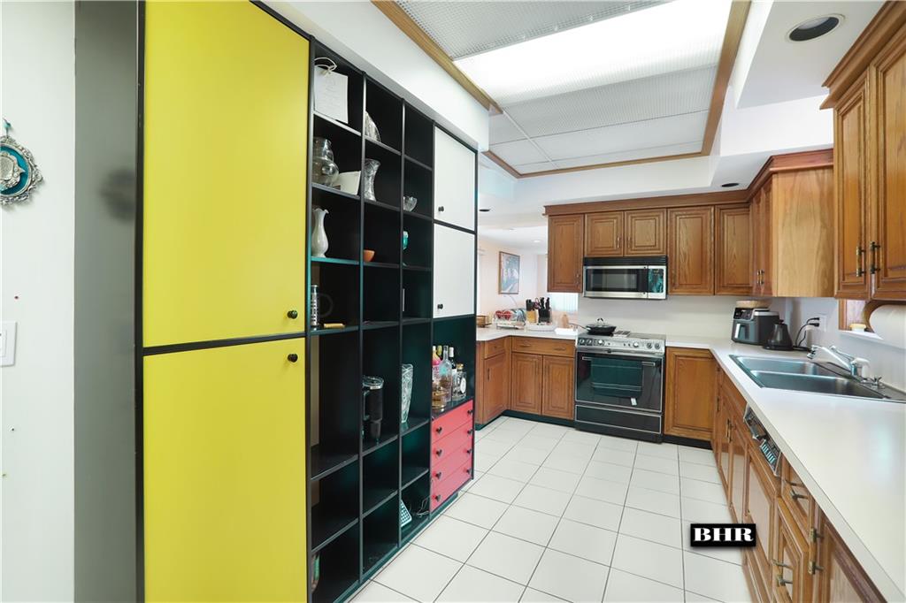 272 Exeter Street, Brooklyn, New York, 11235 image 12