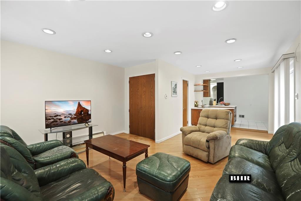 272 Exeter Street, Brooklyn, New York, 11235 image 15