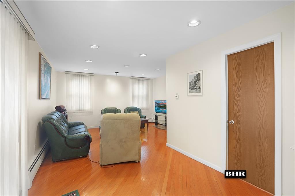 272 Exeter Street, Brooklyn, New York, 11235 image 25