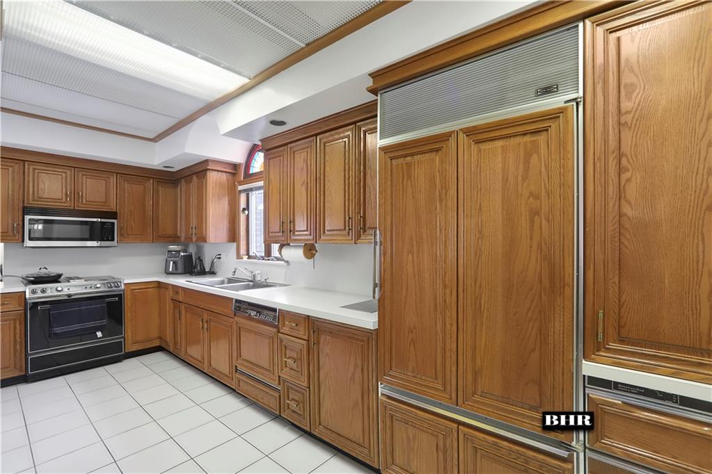272 Exeter Street, Brooklyn, New York, 11235 image 10