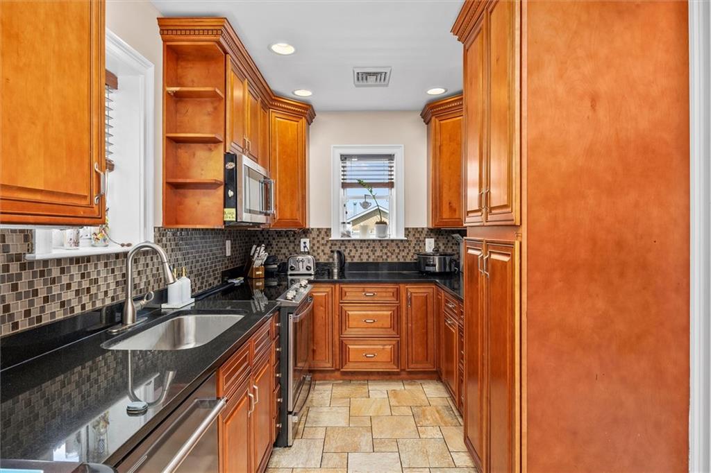 67-31 52nd Road, Maspeth, New York, 11378 image 17