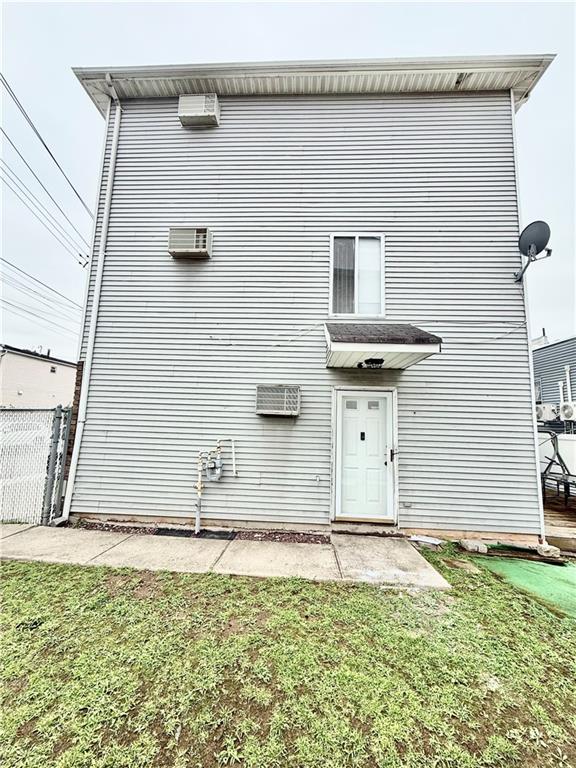 28 Smith Street, St. Island, New York, 10305 image 10