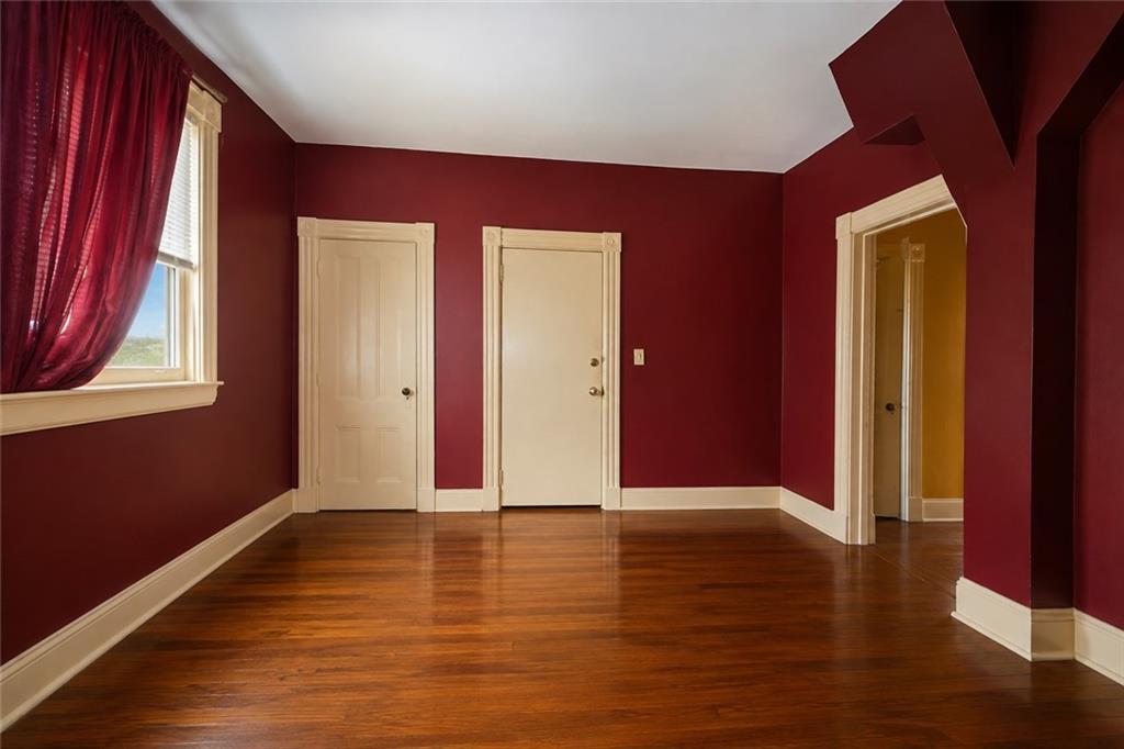 65 Saint Stephens Place Image 5