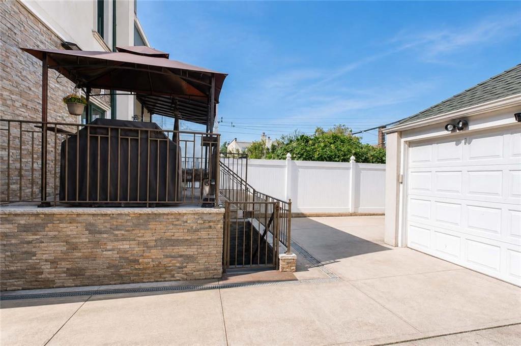 1821 Burnett Street Image 3