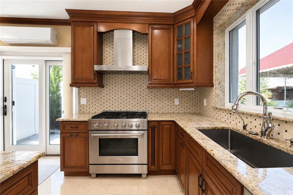 1821 Burnett Street, Brooklyn, New York, 11229 image 25