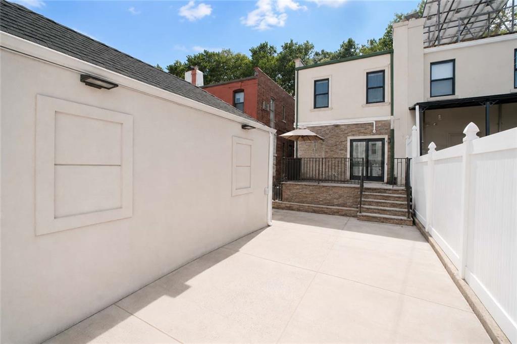 1821 Burnett Street Image 4