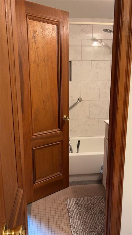 105 Pond Way Court 105, Staten  Island, New York, 10303 image 10