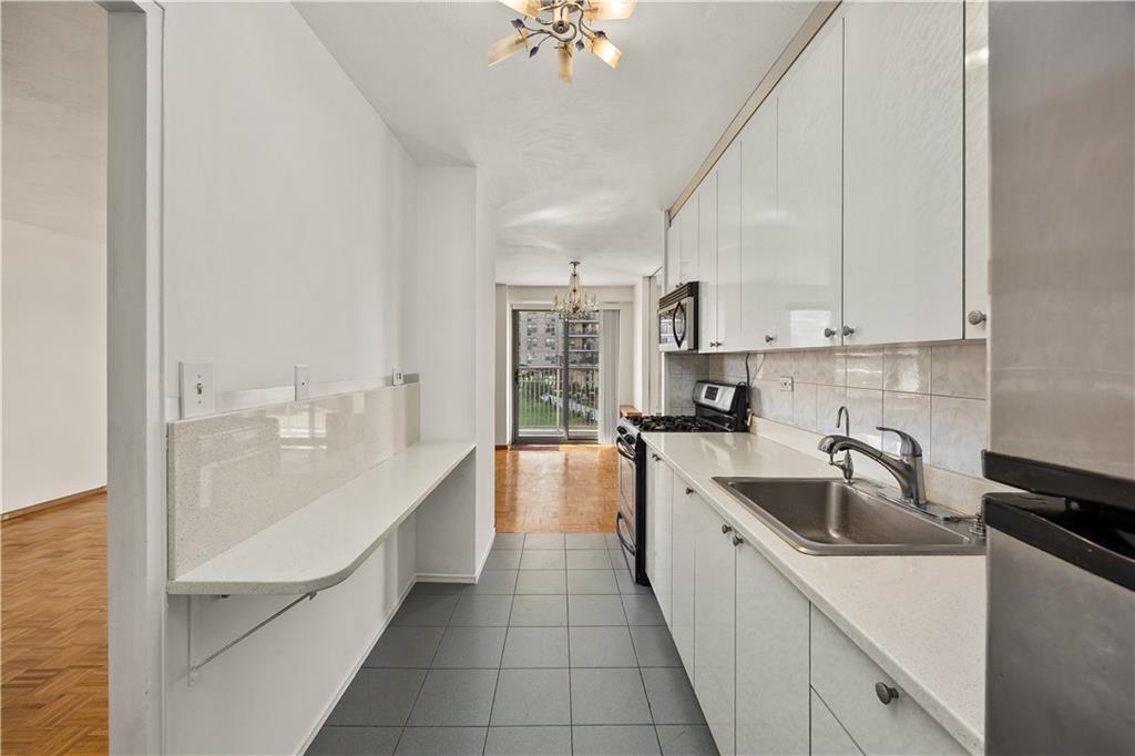 501 Surf Ave Avenue N1 Image 2