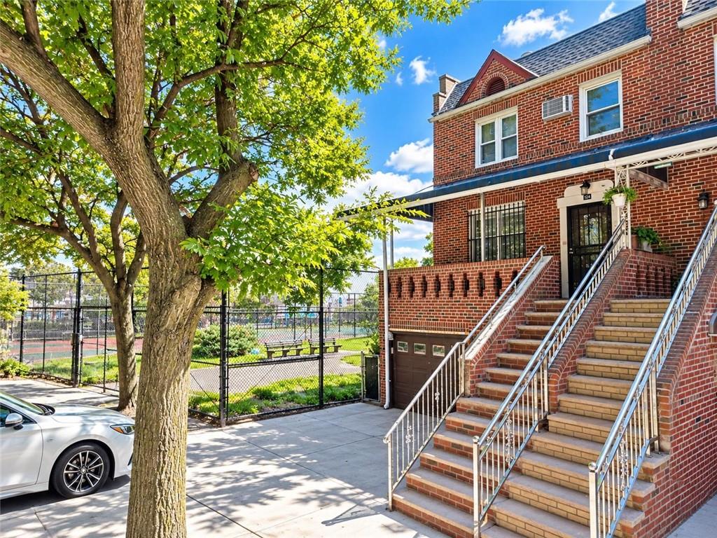 124 Brightwater Court, Brooklyn, New York, 11235 image 15