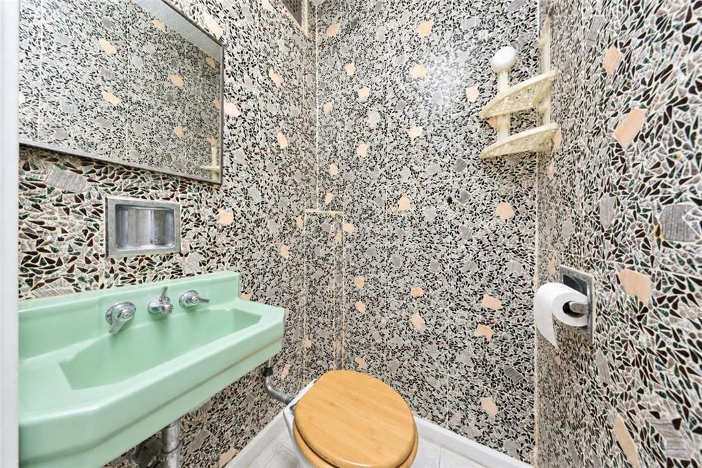 124 Brightwater Court Image 5