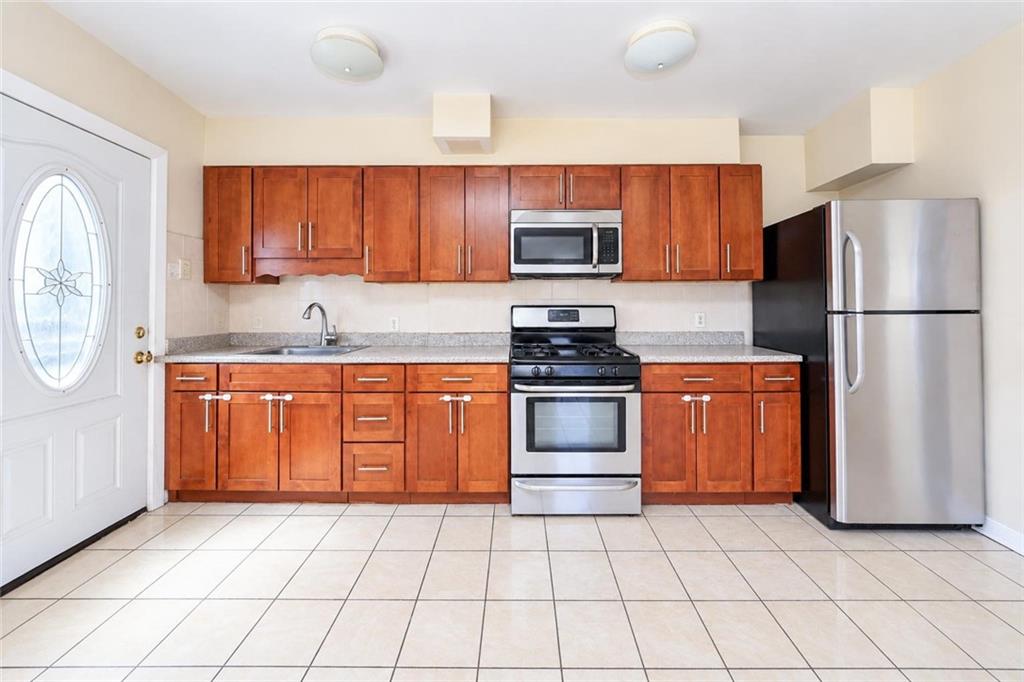 124 Brightwater Court, Brooklyn, New York, 11235 image 14