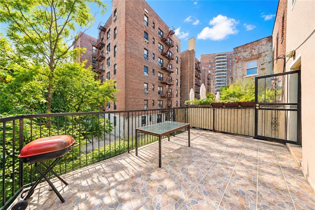124 Brightwater Court, Brooklyn, New York, 11235 image 24