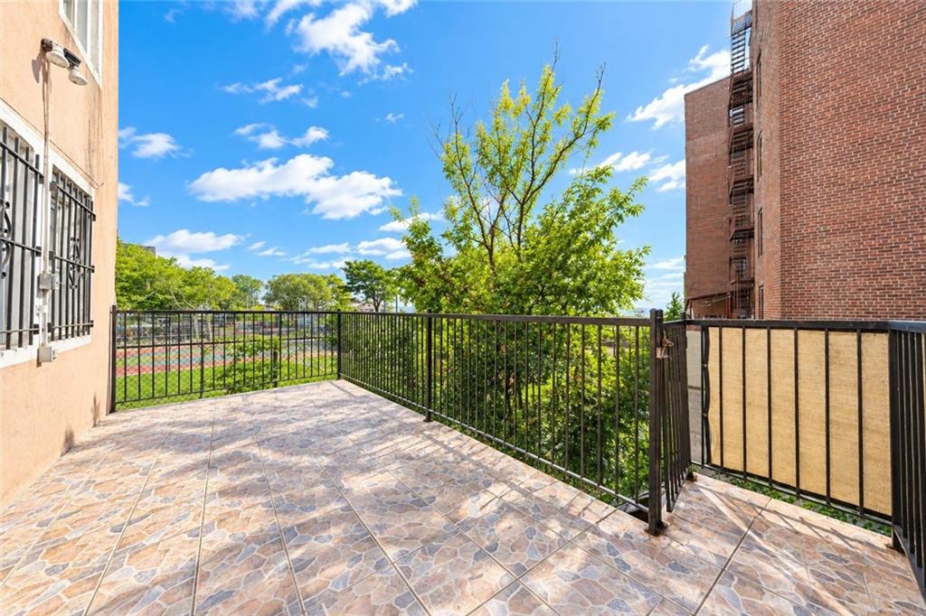 124 Brightwater Court, Brooklyn, New York, 11235 image 23