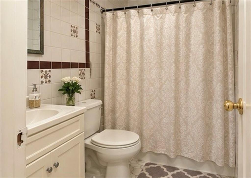 1460 44th Street 1F Image 3