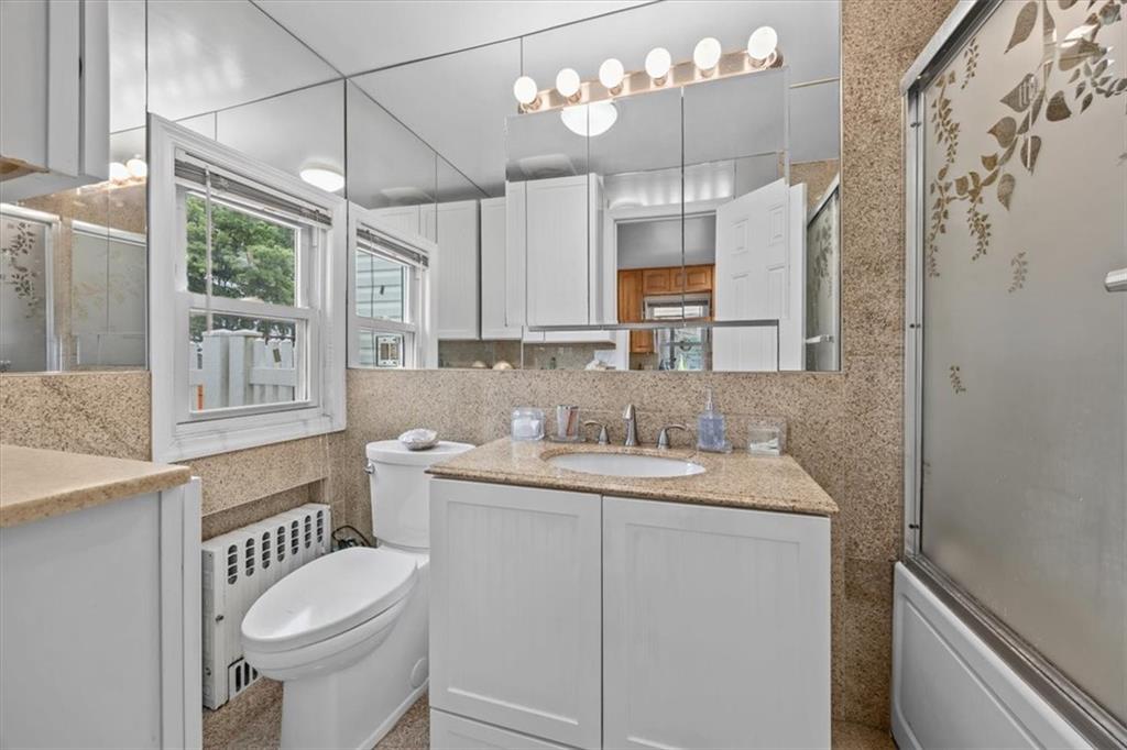 355 D Dormans Court, Queens, New York, 11693 image 9