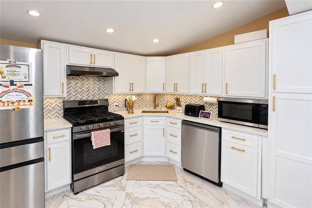 77 Beacon Court Image 3