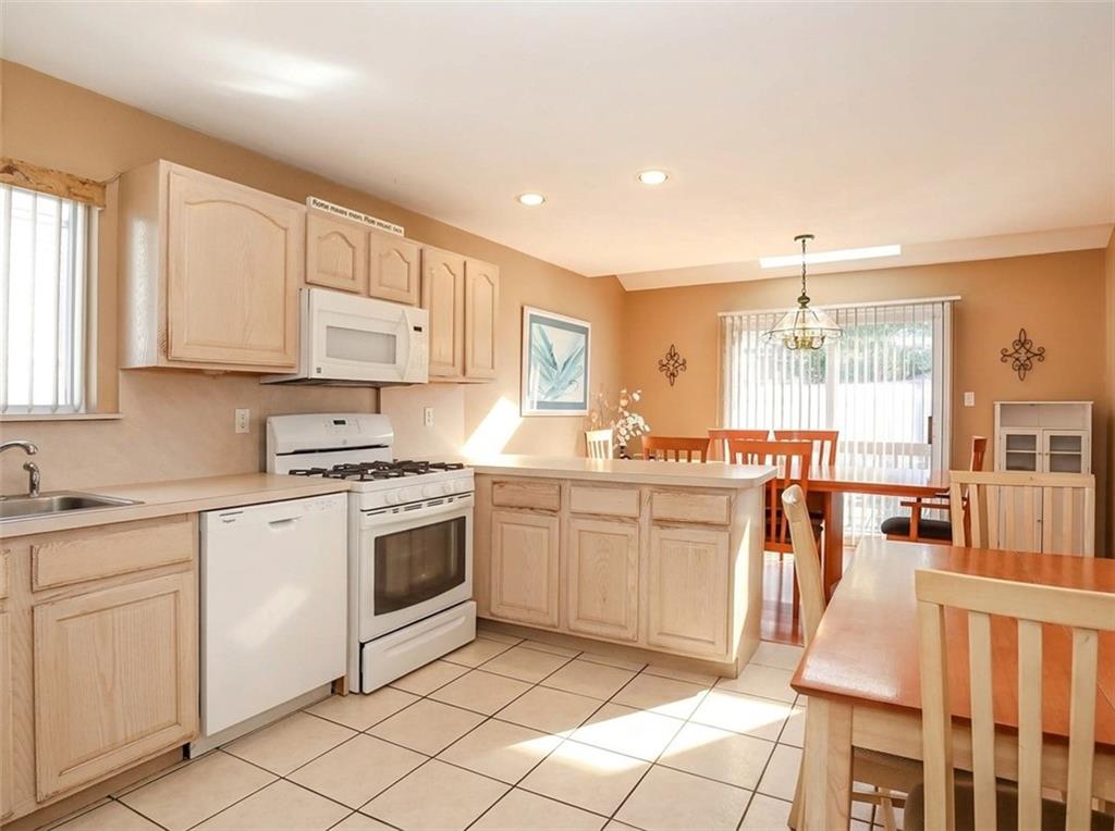 25 LATOURETTE Lane, Staten  Island, New York, 10314 image 8