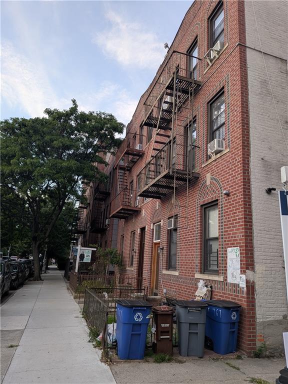 767 East 9 Street Image 4