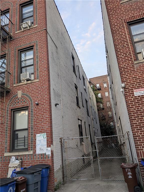 767 East 9 Street Image 3