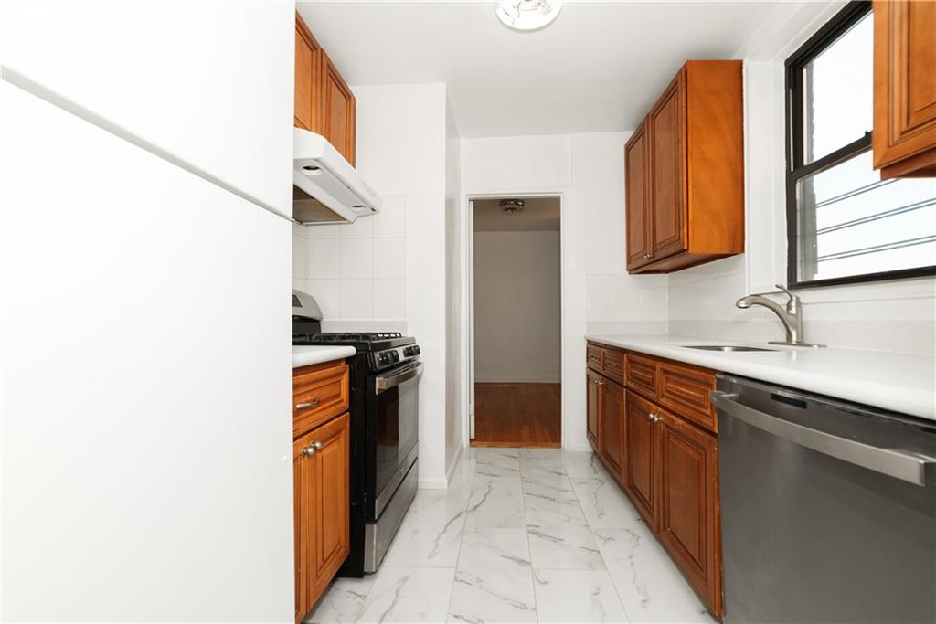 2475 East 11 Street 6C Image 2