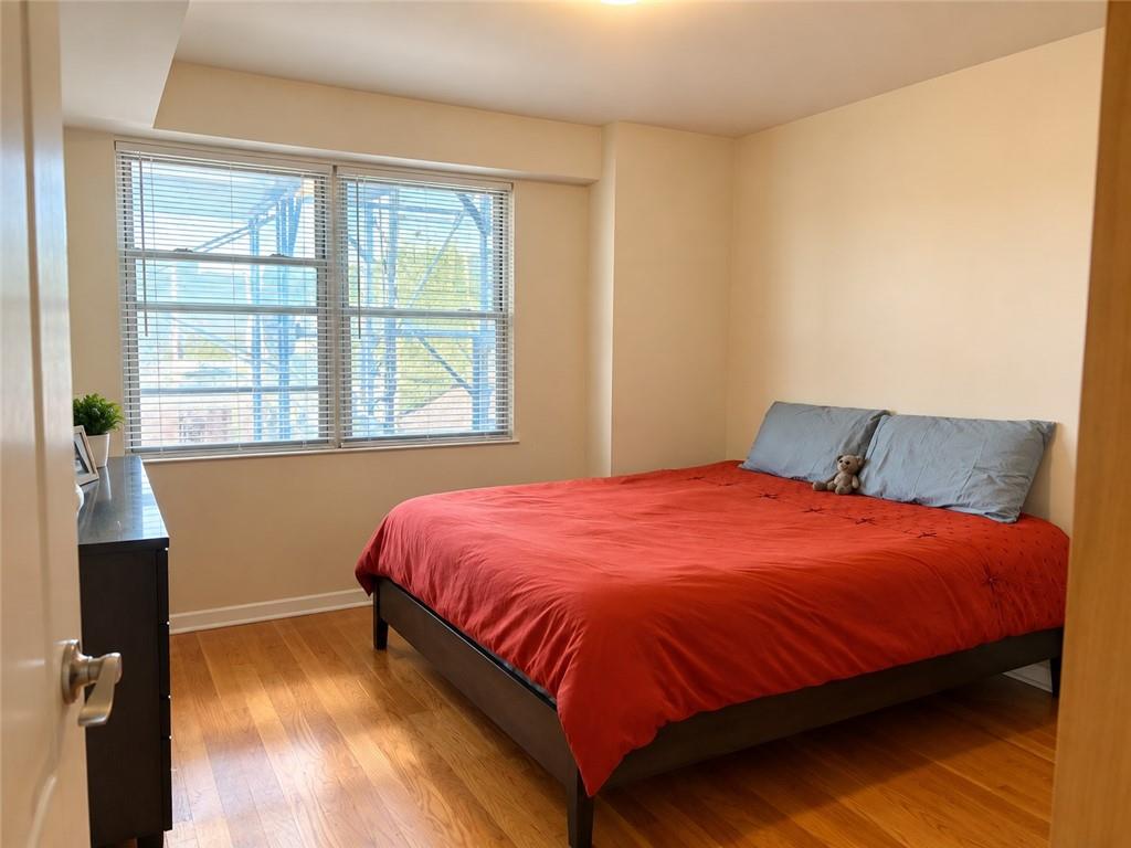 3015 BRIGHTON 6 Street 4C Image 2