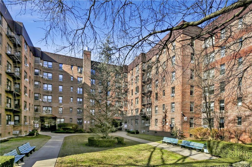 2260 Burnett Street 5D Image 4