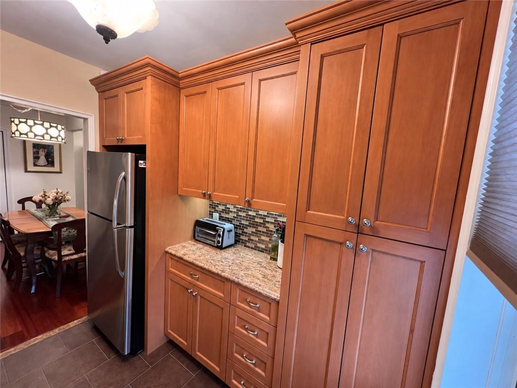 2260 Burnett Street 5D Image 2