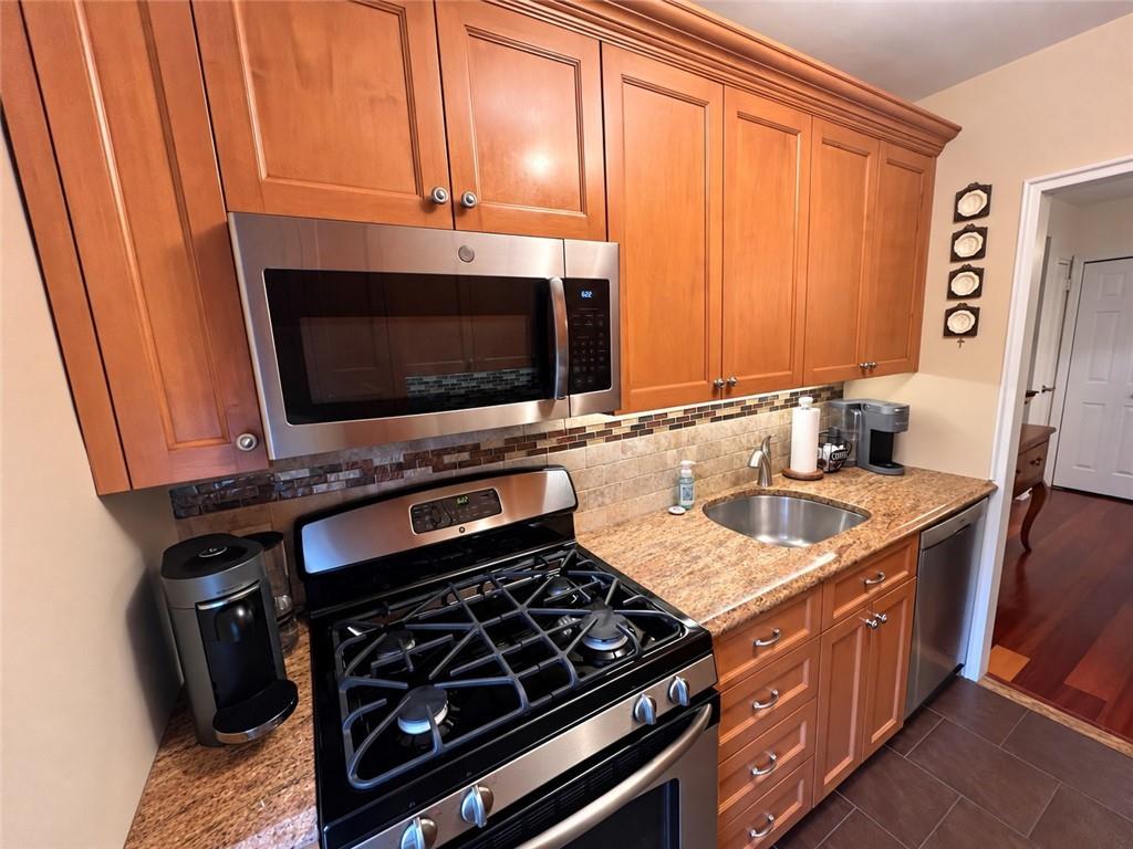 2260 Burnett Street 5D Image 3