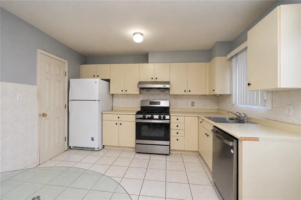 21 Kansas Avenue, Staten  Island, New York, 10305 image 6