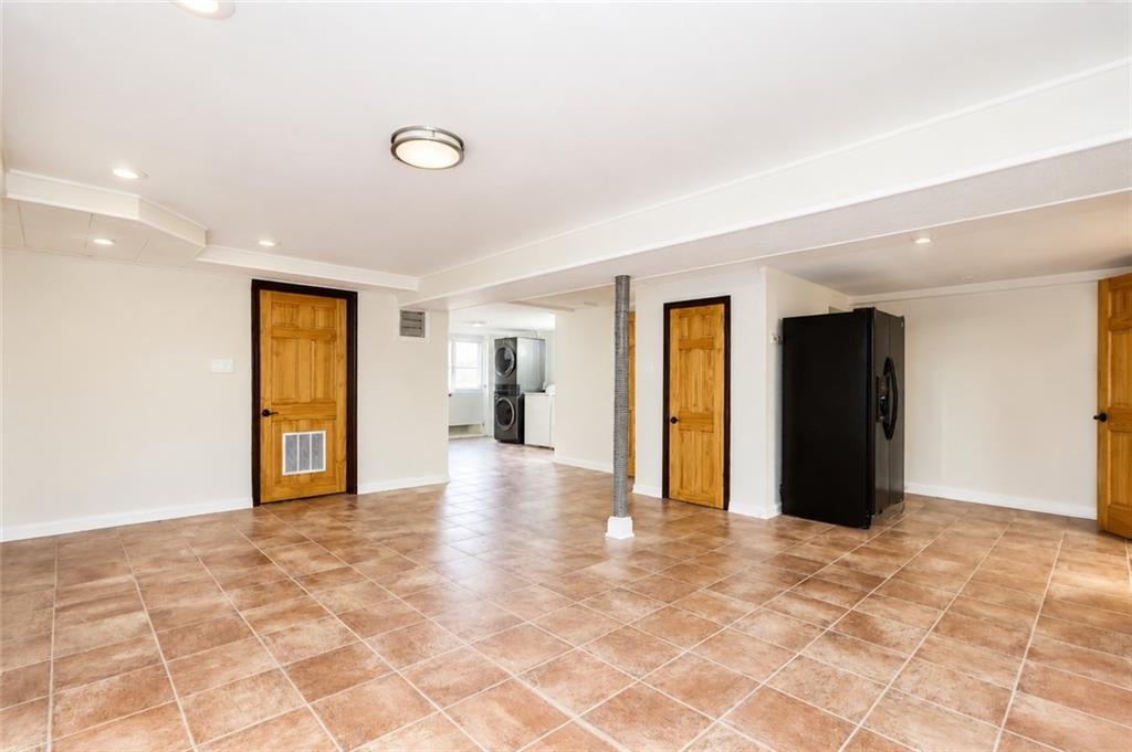 708 Hylan Boulevard, Staten  Island, New York, 10305 image 17