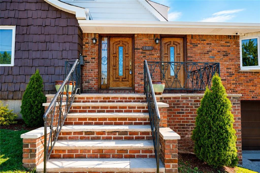 708 Hylan Boulevard Image 3