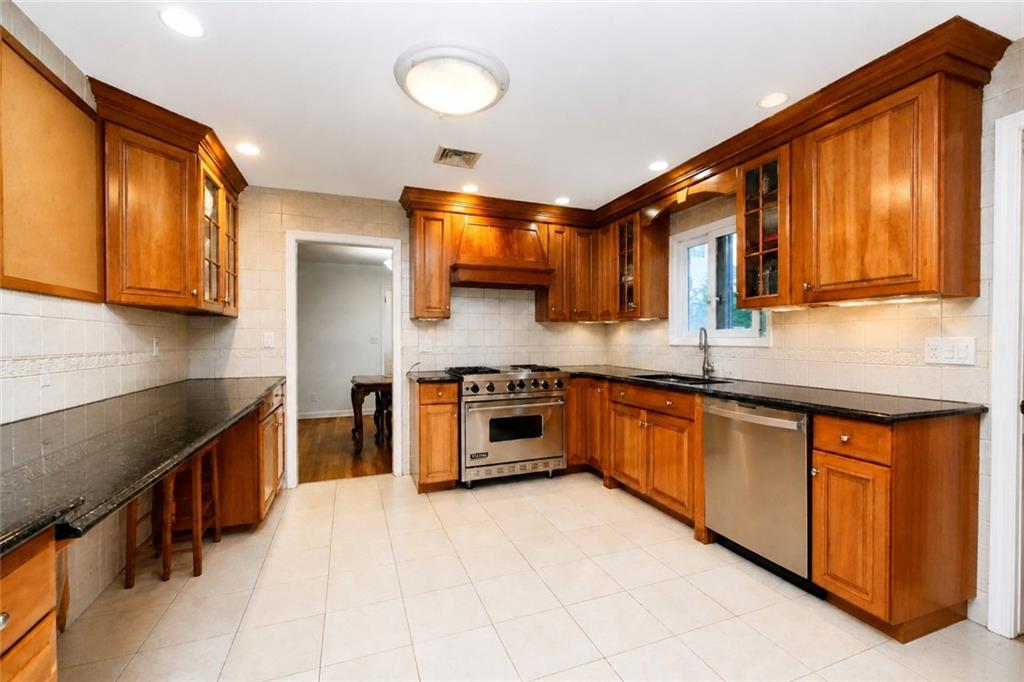 69 Elmhurst Avenue, Staten  Island, New York, 10301 image 15
