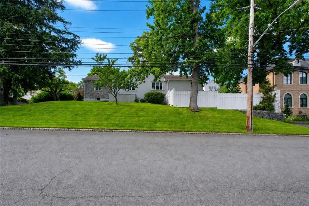 69 Elmhurst Avenue Image 4