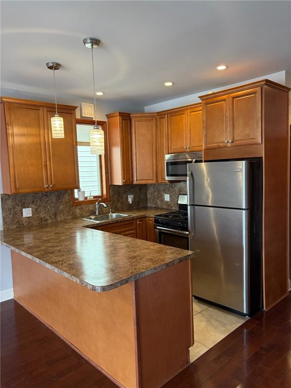 185 Bay 10th Street Image 3