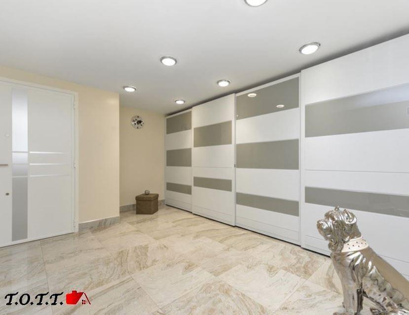 298 Whitman Drive Image 2