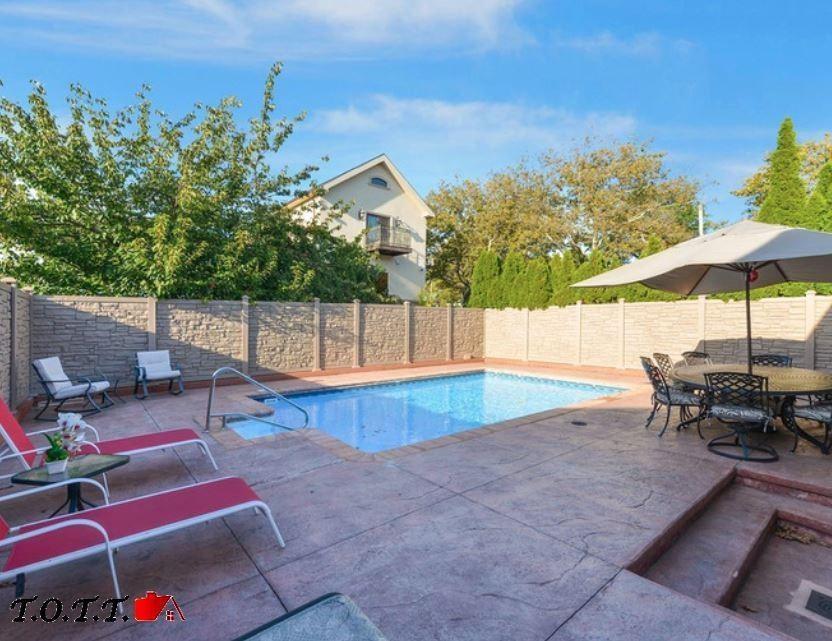 298 Whitman Drive, Brooklyn, New York, 11234 image 11