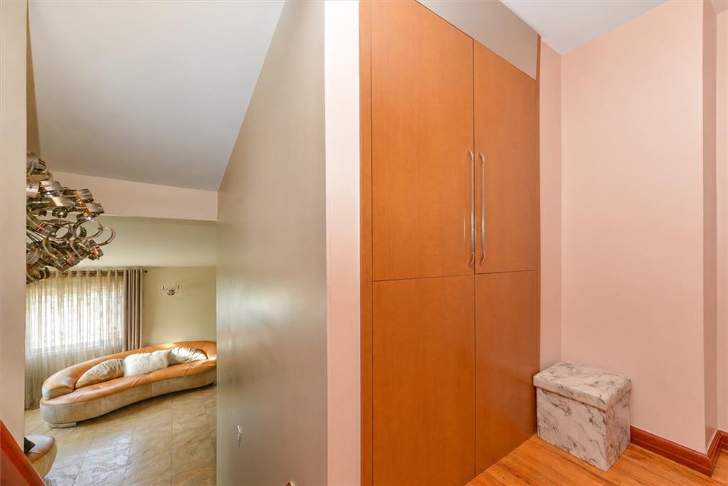 298 Whitman Drive, Brooklyn, New York, 11234 image 24