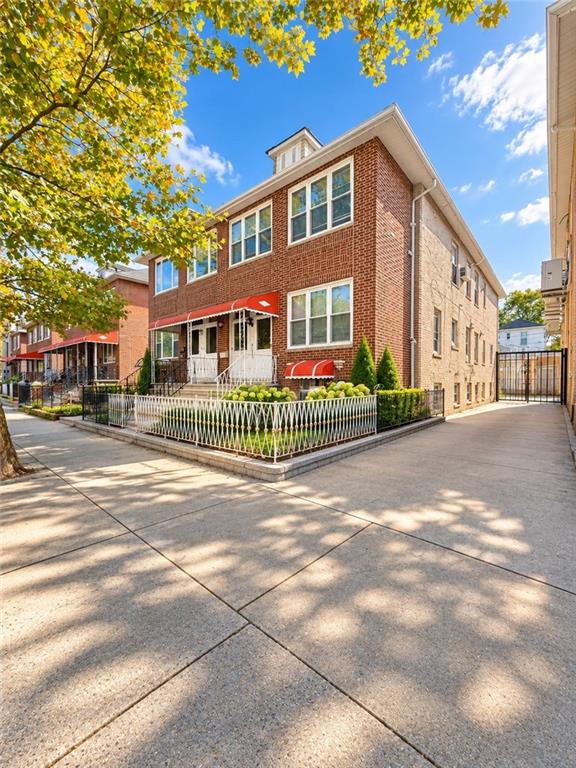 2062 60th Street Image 3