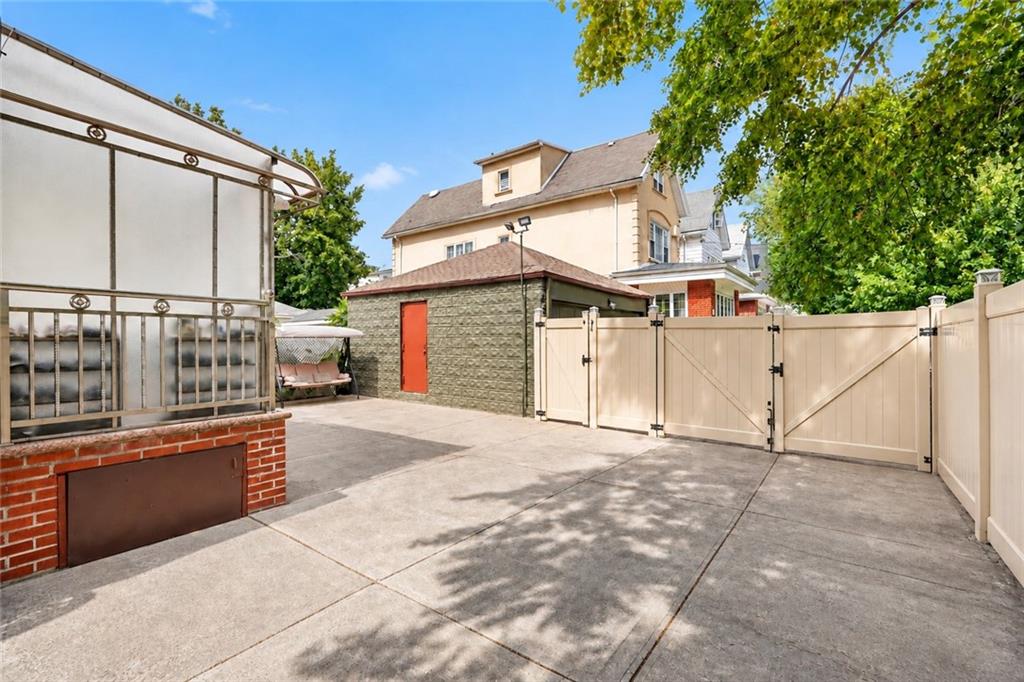 2821 AVENUE N Avenue, Brooklyn, New York, 11210 image 27