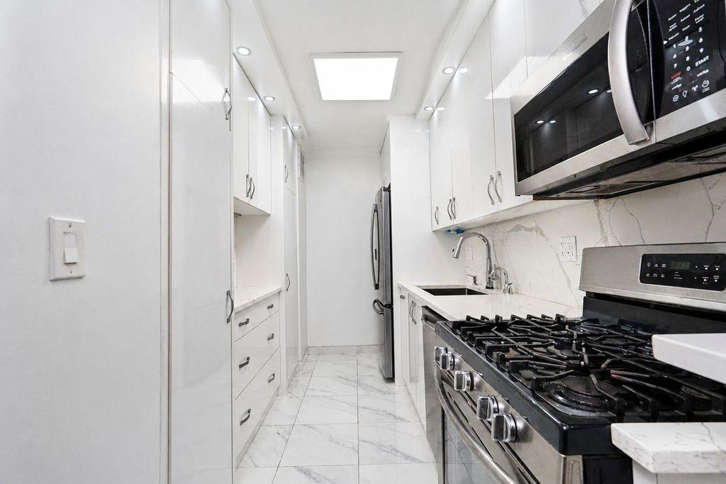 35 Seacost Terrace 18F Image 4