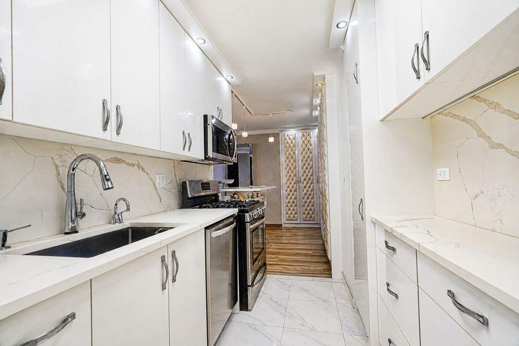 35 Seacost Terrace 18F, Brooklyn, New York, 11235 image 9