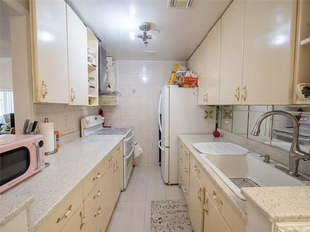 339 Avenue P Avenue 2A Image 3