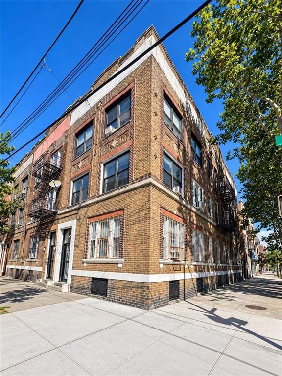 1499 East 10th Street Image 2