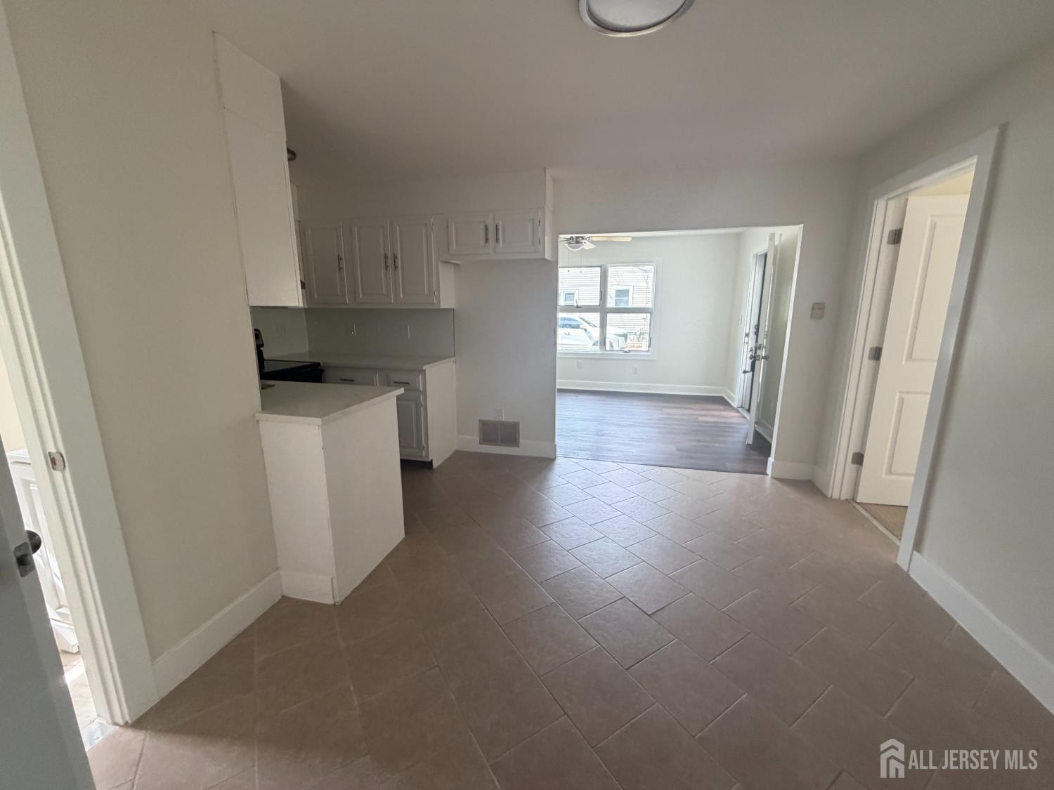 278 Outlook Boulevard Image 5