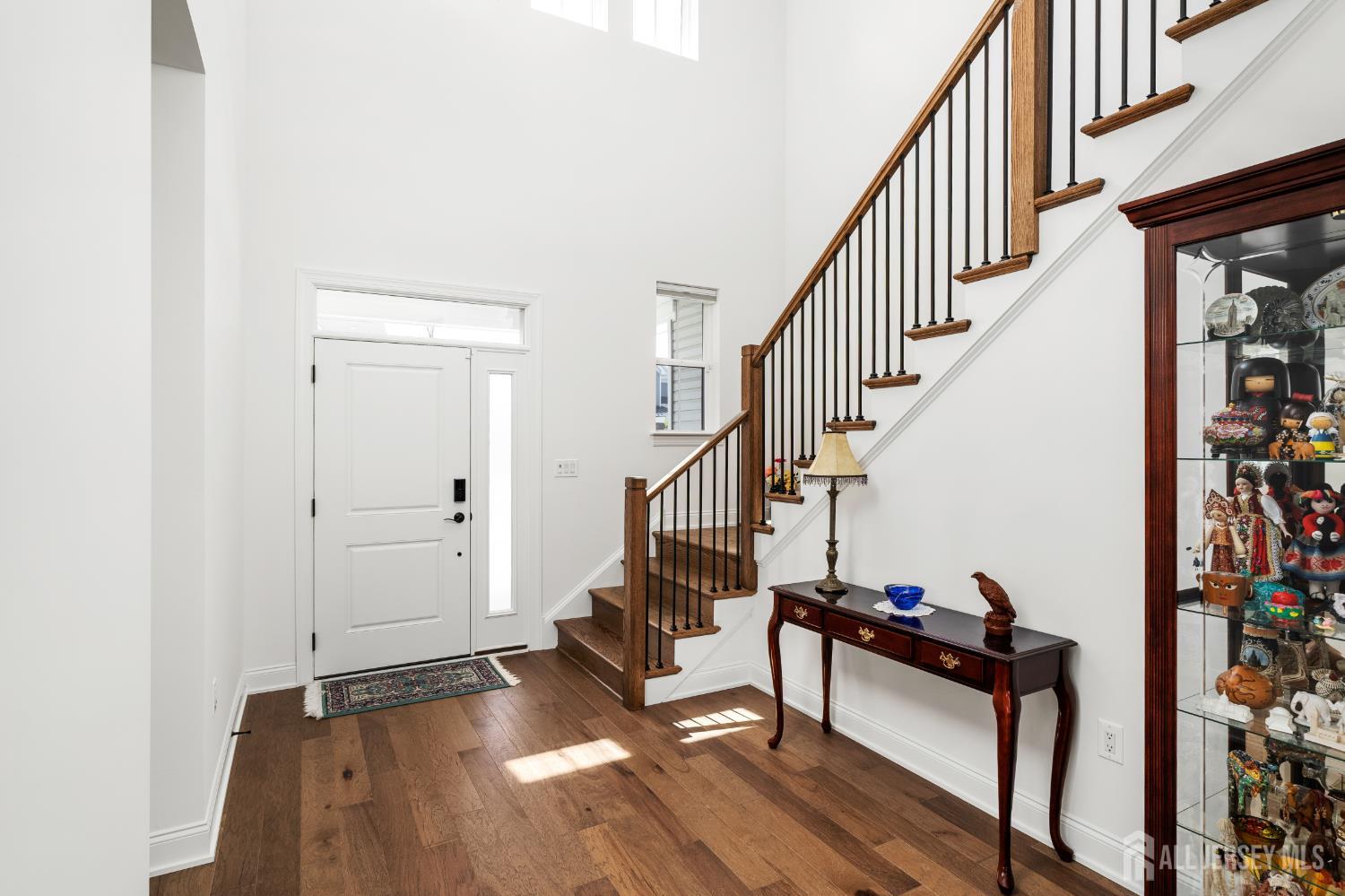 2 Evelyn Court Image 3