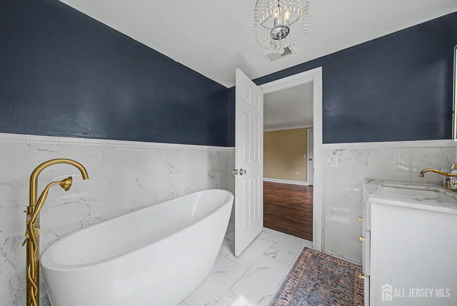396 New Dover Road, Colonia, NJ, 07067 image 25