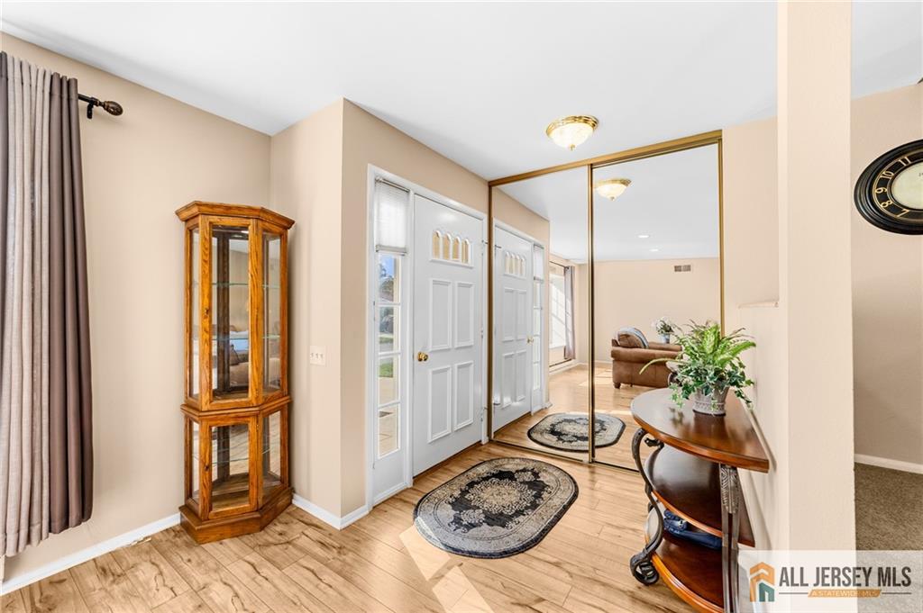376 Stirling Drive 376A Image 3
