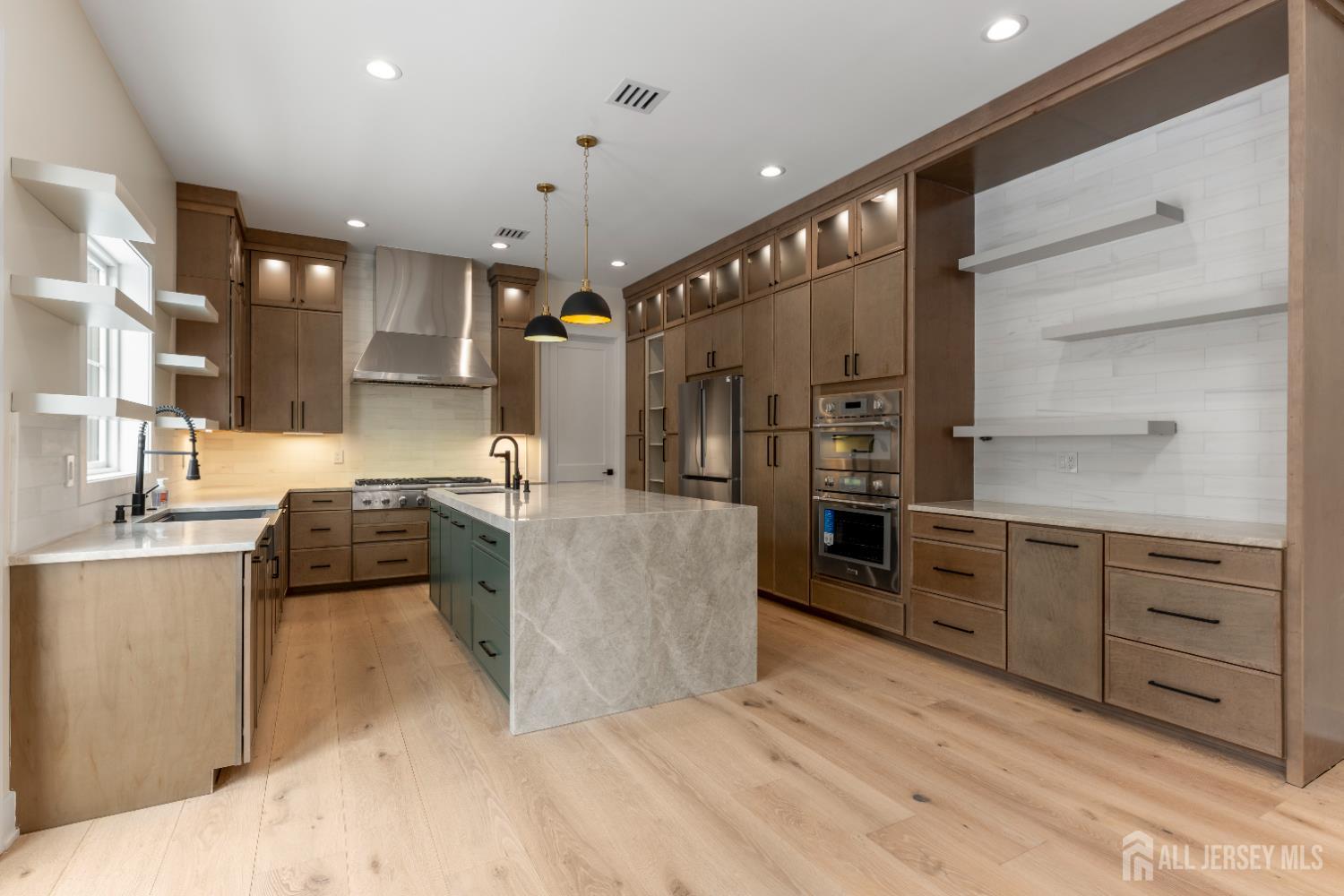 10 Winthrop Court Image 4
